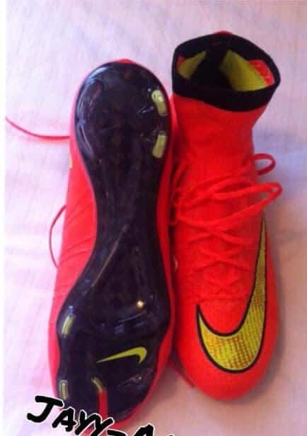 red nike mercurial superfly 4