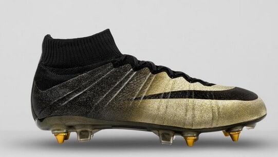 ronaldo gold football boots