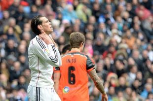 Gareth Bale Gets Booed By Real Madrid Fans