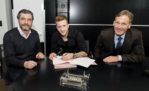 Marco Reus Sings new contract with Borussia Dortmund