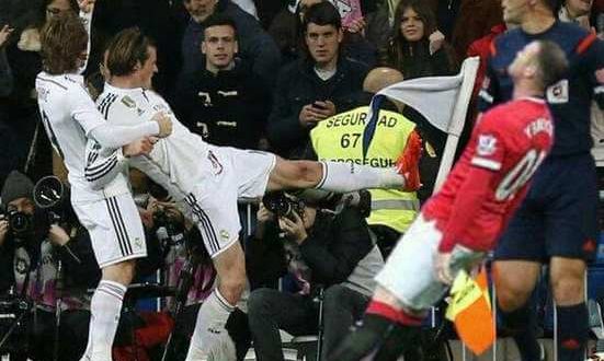 Wayne Rooney falling goal celebration