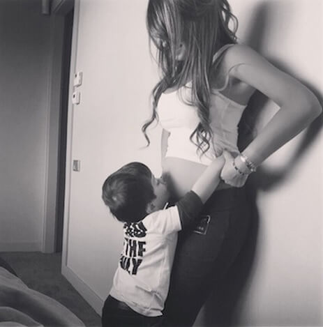 Pregnant Antonella Roccuzzo with Thiago Messi