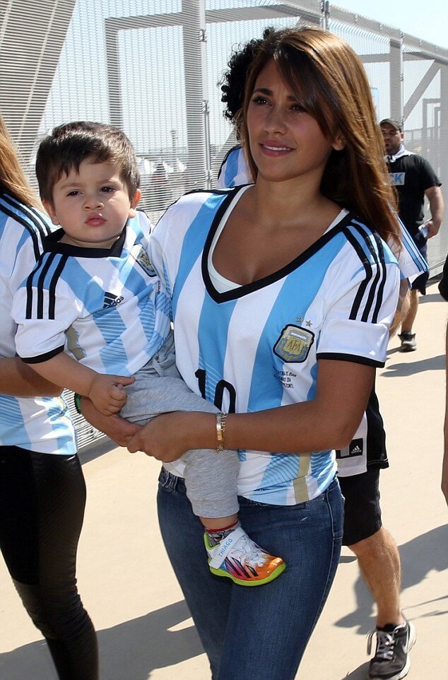 Antonella Roccuzzo 2015 Copa America Pictures, Images
