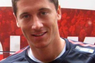 Download Robert Lewandowski videos