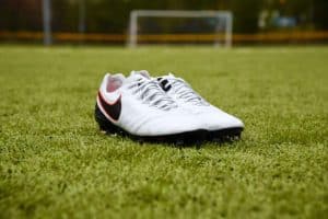 1-2_1-4_football-shoes-2nd-generation