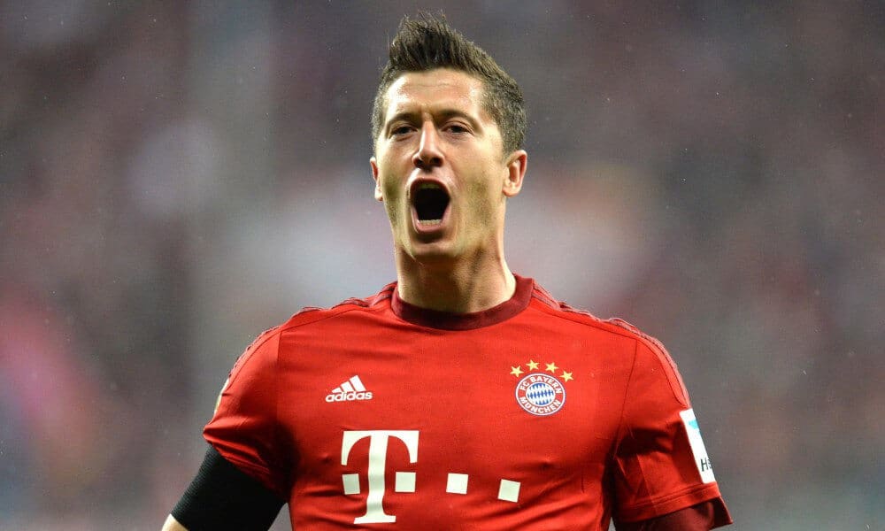 Bayern Munich striker Robert Lewandowski photo