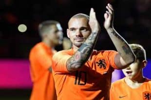 “sneijder gives up football”