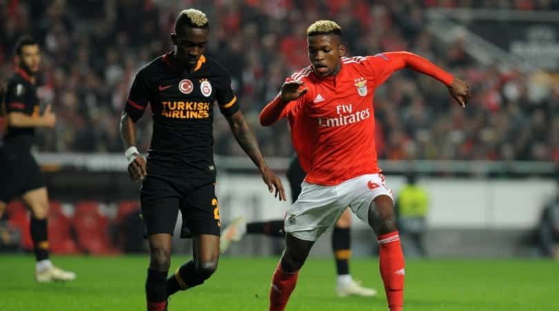 “manchester city and manchester united clash for florentino luis”