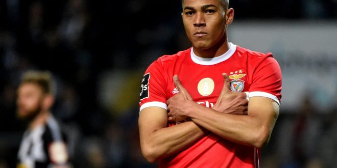 ‎Carlos Vinicius, Benfica, Tottenham,Premier League